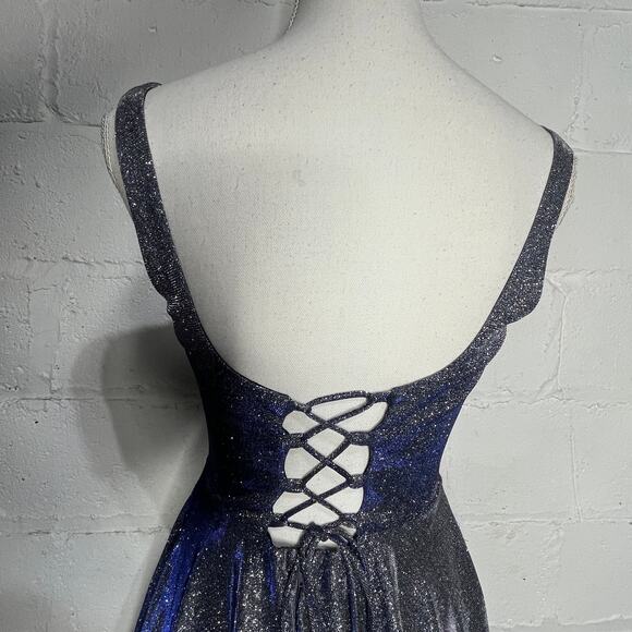 Elegant Silver Evening Gown - Picture 6 of 13